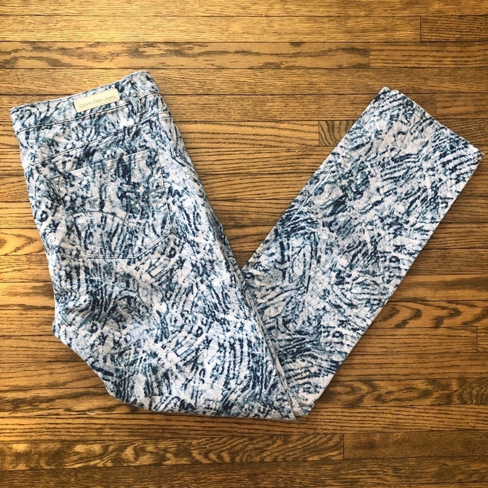 Calvin Klein Blue & White Patterned Ultimate Skinny Jeans | 31